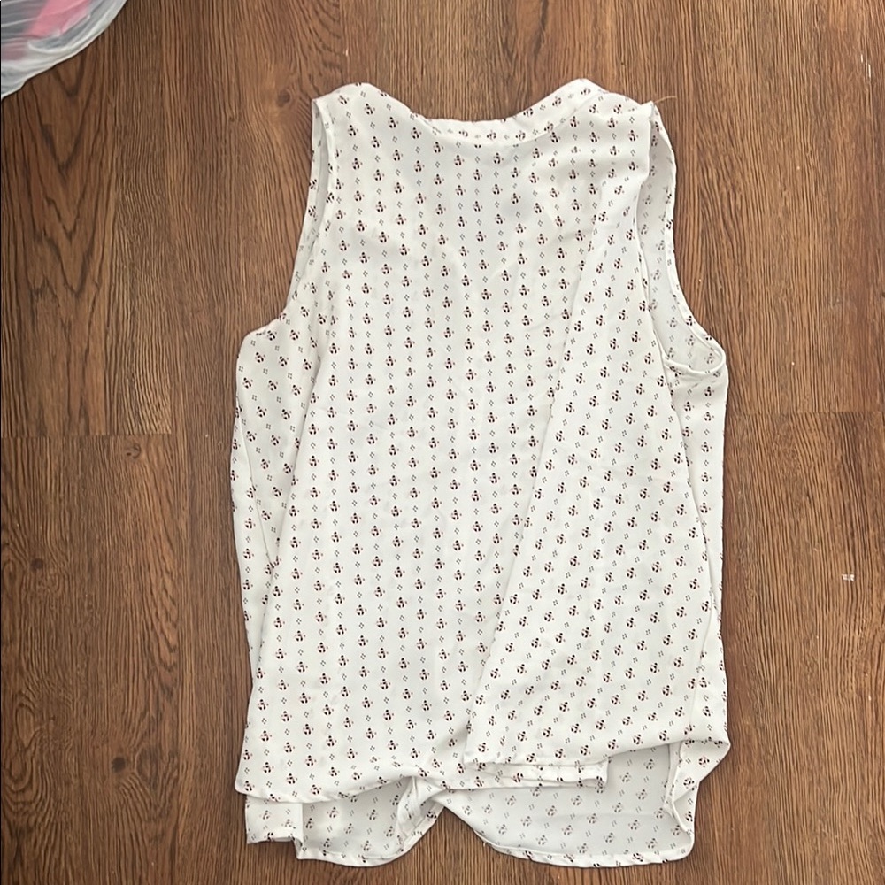 White Sleeveless Top with Pattern